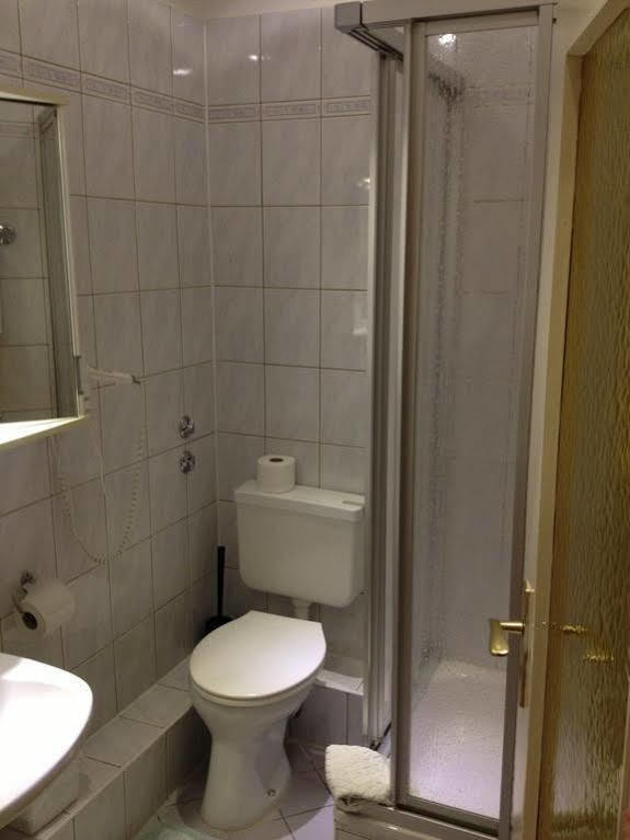 Hotel Heckkaten Hamburg Bagian luar foto